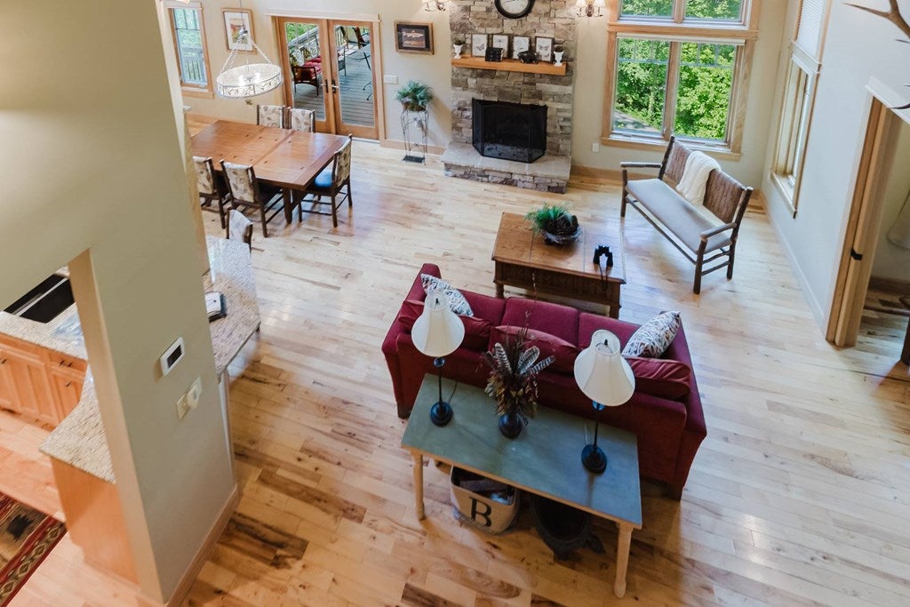 Bryson City, North Carolina, 28713, United States, 4 Bedrooms Bedrooms, ,4 BathroomsBathrooms,Residential,Active,1941145