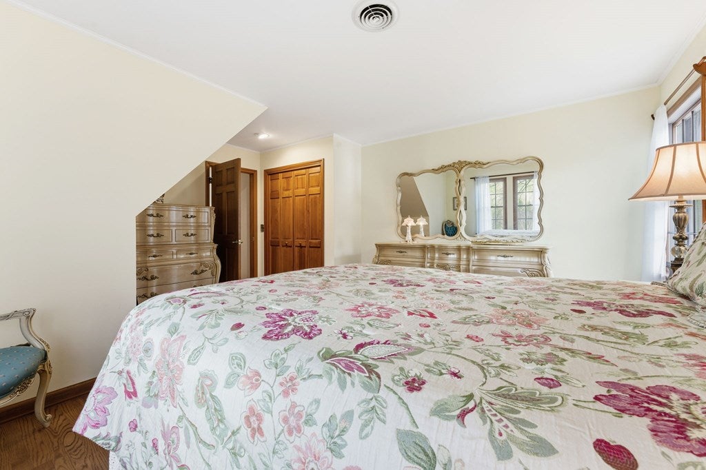 Franklin, North Carolina, 28734, United States, 3 Bedrooms Bedrooms, ,4 BathroomsBathrooms,Residential,Active,2007026