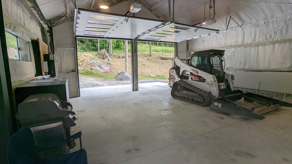 Franklin, North Carolina, 28734, United States, 2 Bedrooms Bedrooms, ,1 BathroomBathrooms,Residential,Active,1810496