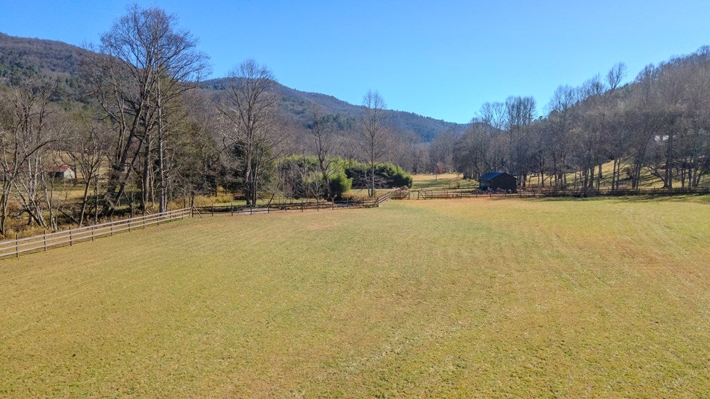 Otto, North Carolina, 28763, United States, 4 Bedrooms Bedrooms, ,6 BathroomsBathrooms,Residential,Active,2007240