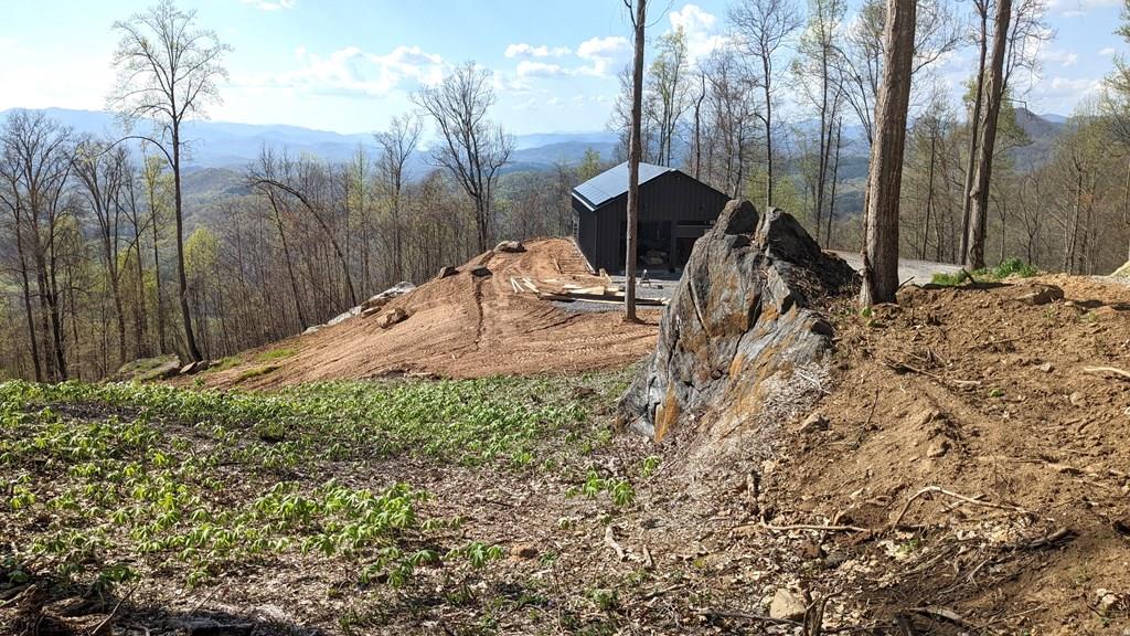 Franklin, North Carolina, 28734, United States, 2 Bedrooms Bedrooms, ,1 BathroomBathrooms,Residential,Active,1810496