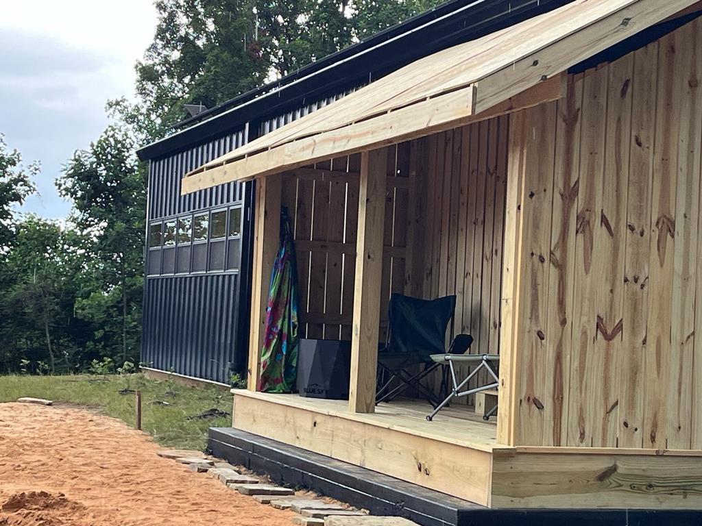 Franklin, North Carolina, 28734, United States, 2 Bedrooms Bedrooms, ,1 BathroomBathrooms,Residential,Active,1810496