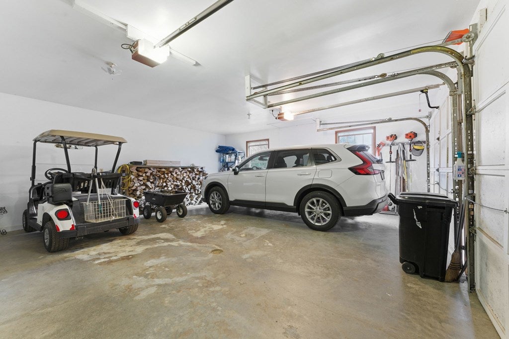 Franklin, North Carolina, 28734, United States, 3 Bedrooms Bedrooms, ,4 BathroomsBathrooms,Residential,Active,2007026