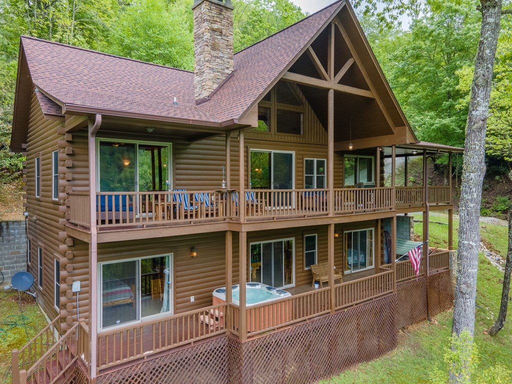 Topton, North Carolina, 28781, United States, 3 Bedrooms Bedrooms, ,4 BathroomsBathrooms,Residential,Active,2007166