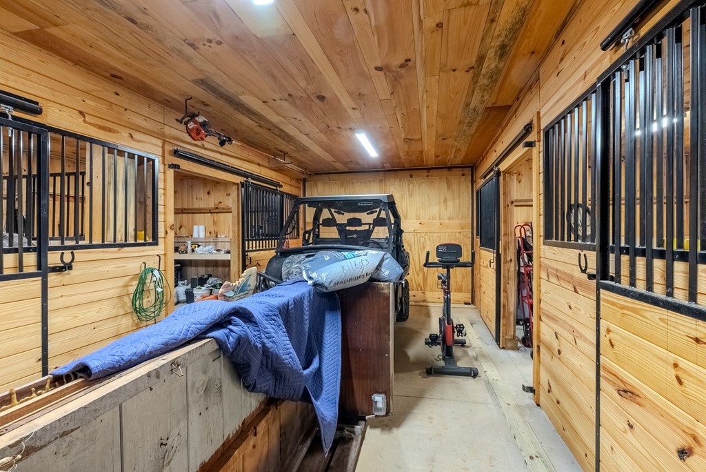 Otto, North Carolina, 28763, United States, 4 Bedrooms Bedrooms, ,6 BathroomsBathrooms,Residential,Active,2007240