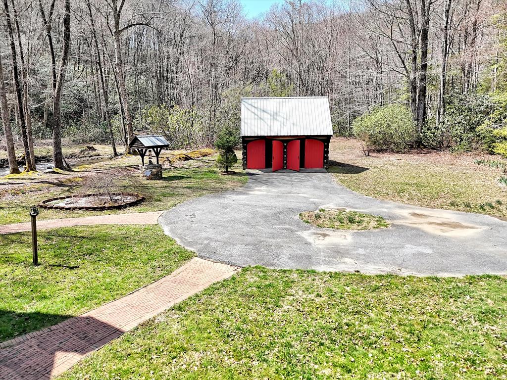 Robbinsville (Graham), North Carolina, 28771, United States, 6 Bedrooms Bedrooms, ,4 BathroomsBathrooms,Residential,Active,2006822