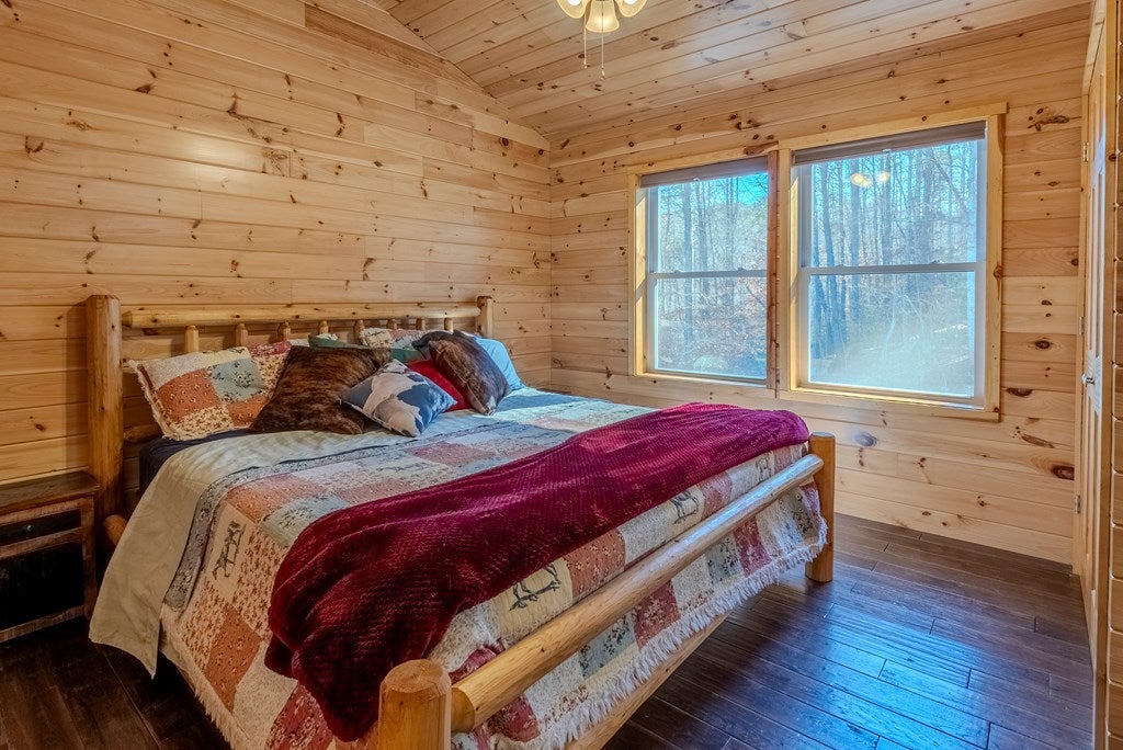 Otto, North Carolina, 28763, United States, 4 Bedrooms Bedrooms, ,6 BathroomsBathrooms,Residential,Active,2007240