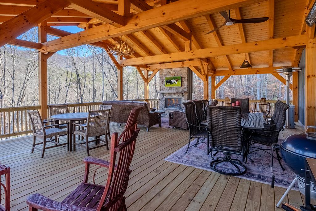 Otto, North Carolina, 28763, United States, 4 Bedrooms Bedrooms, ,6 BathroomsBathrooms,Residential,Active,2007240