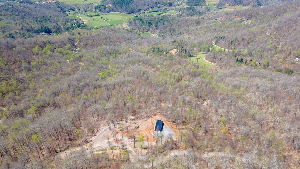 Franklin, North Carolina, 28734, United States, 2 Bedrooms Bedrooms, ,1 BathroomBathrooms,Residential,Active,1810496