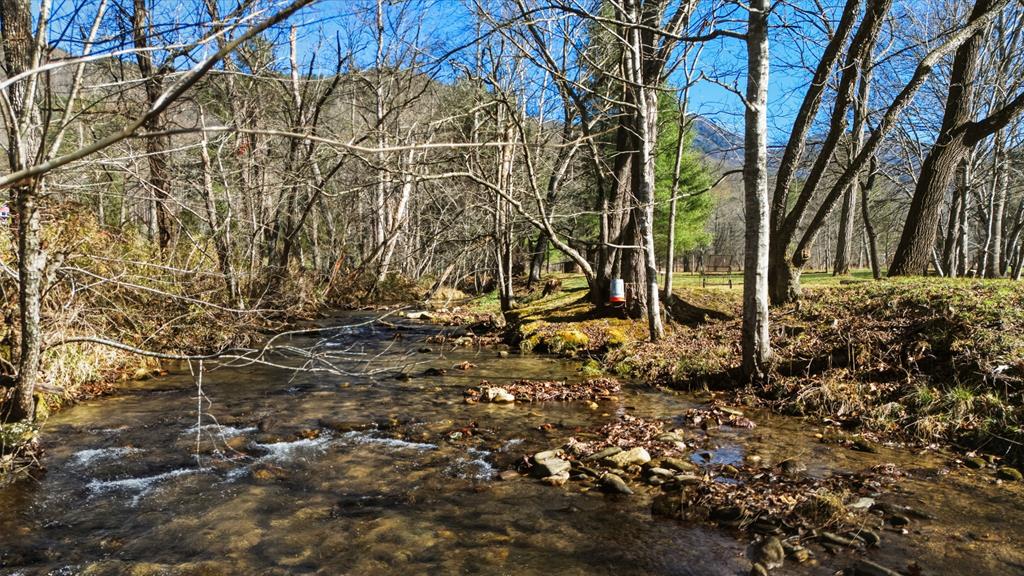 Franklin, North Carolina, 28734, United States, 3 Bedrooms Bedrooms, ,4 BathroomsBathrooms,Residential,Active,2007026