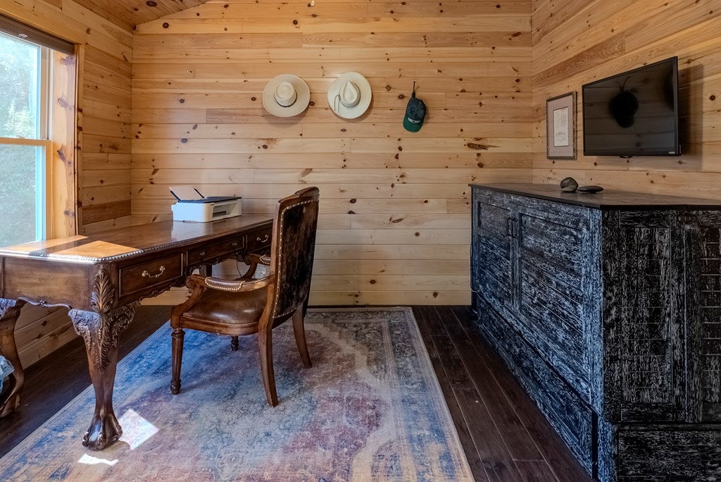 Otto, North Carolina, 28763, United States, 4 Bedrooms Bedrooms, ,6 BathroomsBathrooms,Residential,Active,2007240