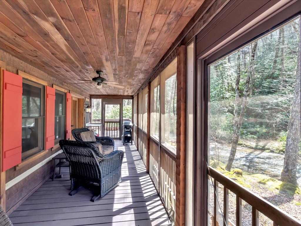 Robbinsville (Graham), North Carolina, 28771, United States, 6 Bedrooms Bedrooms, ,4 BathroomsBathrooms,Residential,Active,2006822