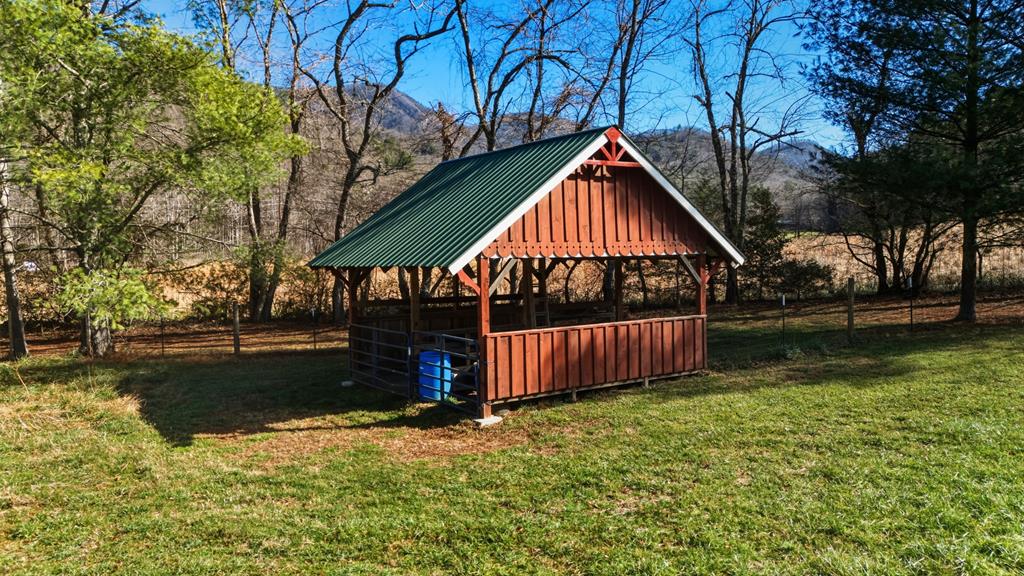 Franklin, North Carolina, 28734, United States, 3 Bedrooms Bedrooms, ,4 BathroomsBathrooms,Residential,Active,2007026