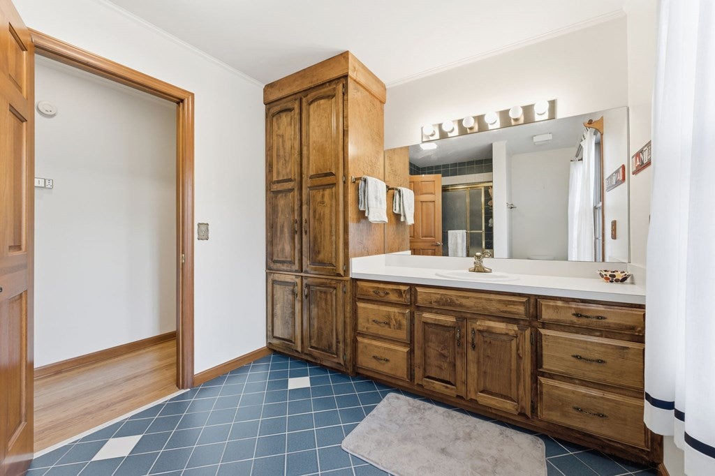 Franklin, North Carolina, 28734, United States, 3 Bedrooms Bedrooms, ,4 BathroomsBathrooms,Residential,Active,2007026