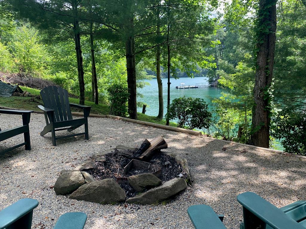 Topton, North Carolina, 28781, United States, 3 Bedrooms Bedrooms, ,4 BathroomsBathrooms,Residential,Active,2007166