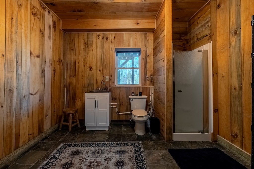 Otto, North Carolina, 28763, United States, 4 Bedrooms Bedrooms, ,6 BathroomsBathrooms,Residential,Active,2007240