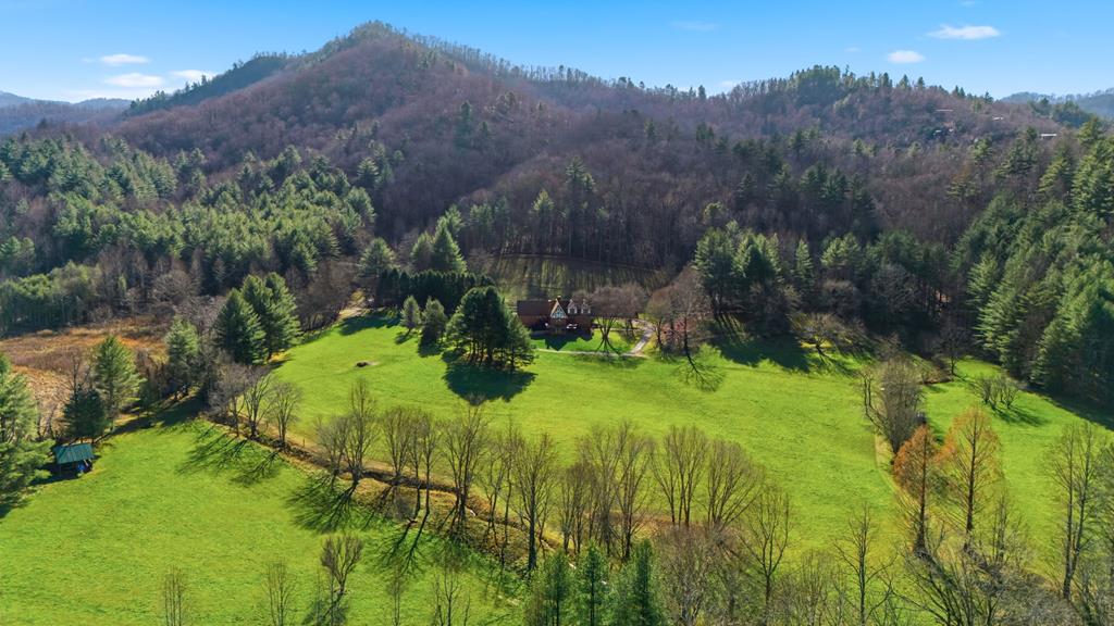 Franklin, North Carolina, 28734, United States, 3 Bedrooms Bedrooms, ,4 BathroomsBathrooms,Residential,Active,2007026