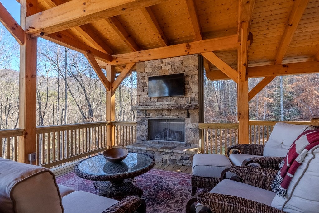 Otto, North Carolina, 28763, United States, 4 Bedrooms Bedrooms, ,6 BathroomsBathrooms,Residential,Active,2007240