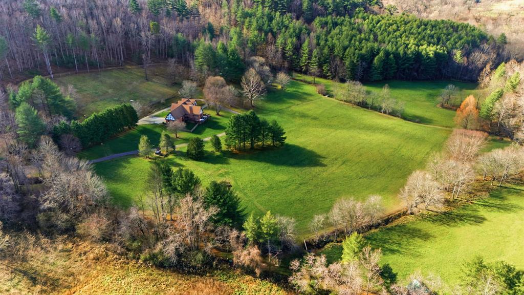 Franklin, North Carolina, 28734, United States, 3 Bedrooms Bedrooms, ,4 BathroomsBathrooms,Residential,Active,2007026