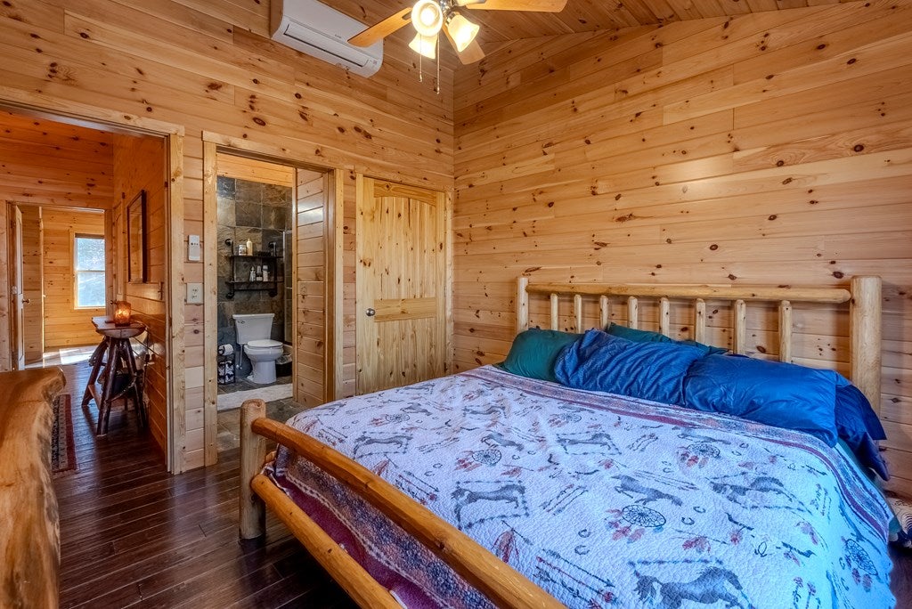 Otto, North Carolina, 28763, United States, 4 Bedrooms Bedrooms, ,6 BathroomsBathrooms,Residential,Active,2007240