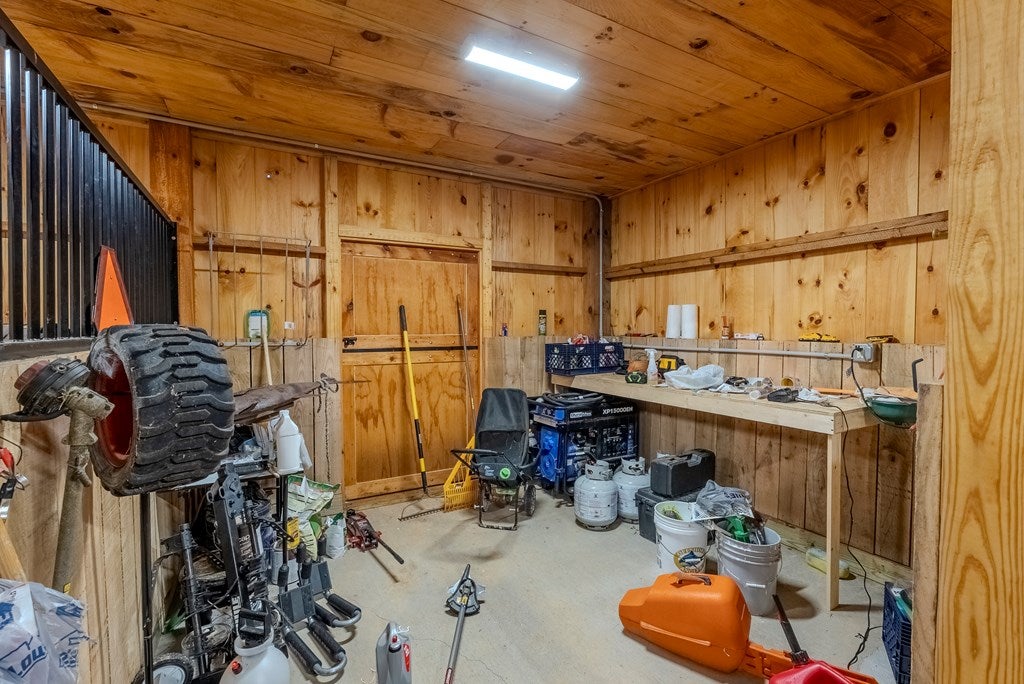 Otto, North Carolina, 28763, United States, 4 Bedrooms Bedrooms, ,6 BathroomsBathrooms,Residential,Active,2007240