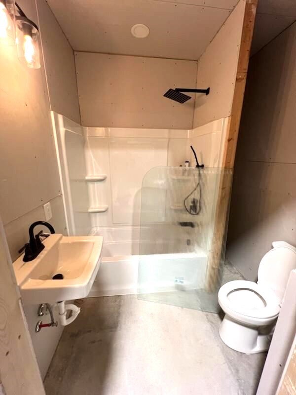 Franklin, North Carolina, 28734, United States, 2 Bedrooms Bedrooms, ,1 BathroomBathrooms,Residential,Active,1810496