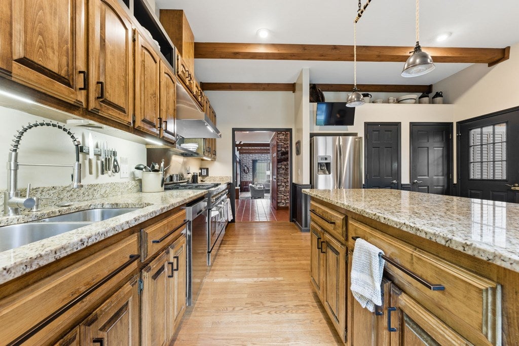 Franklin, North Carolina, 28734, United States, 3 Bedrooms Bedrooms, ,4 BathroomsBathrooms,Residential,Active,2007026