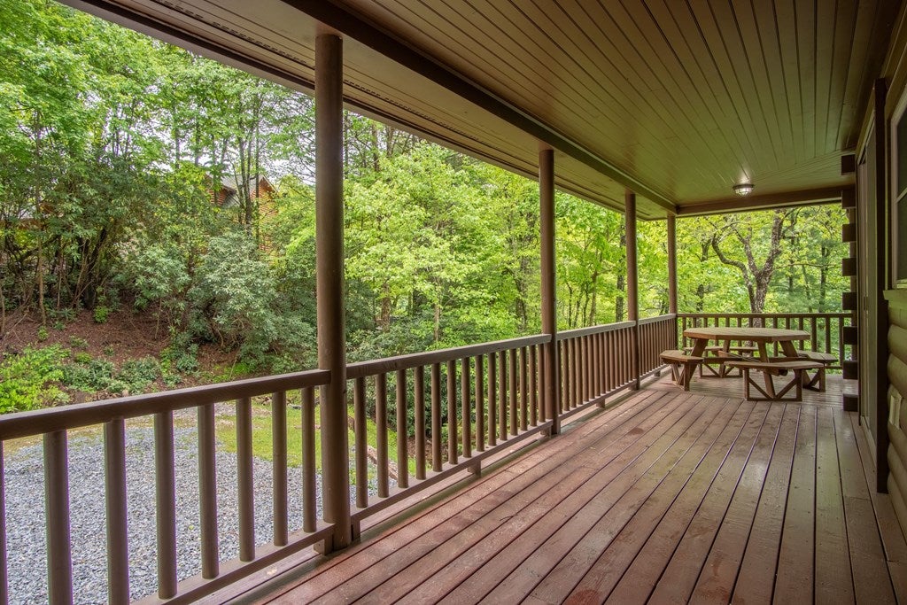 Topton, North Carolina, 28781, United States, 3 Bedrooms Bedrooms, ,4 BathroomsBathrooms,Residential,Active,2007166