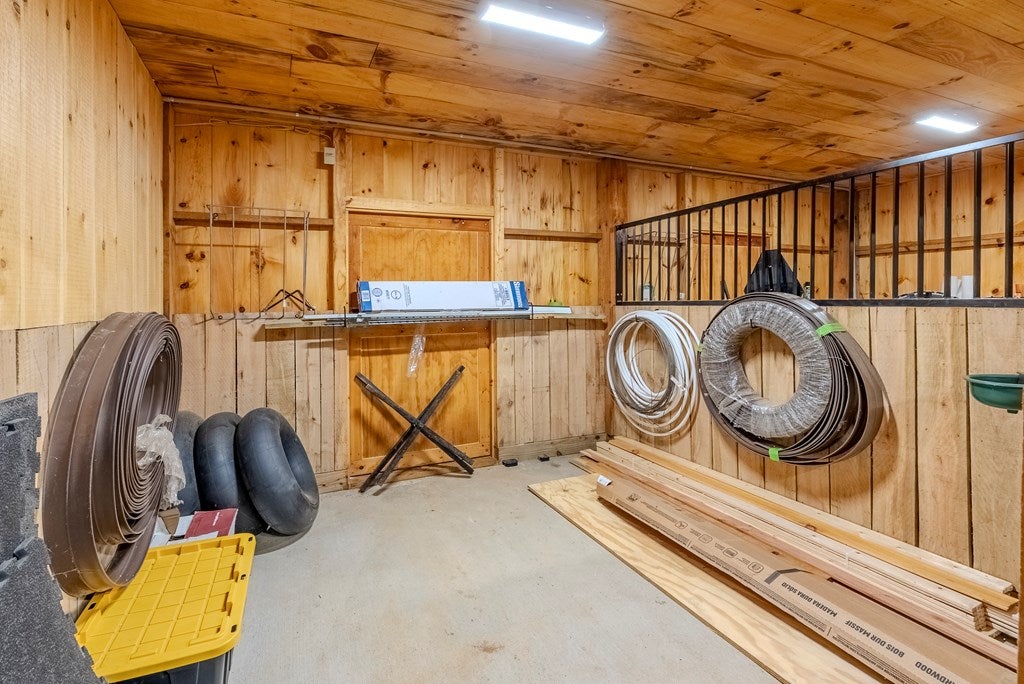 Otto, North Carolina, 28763, United States, 4 Bedrooms Bedrooms, ,6 BathroomsBathrooms,Residential,Active,2007240