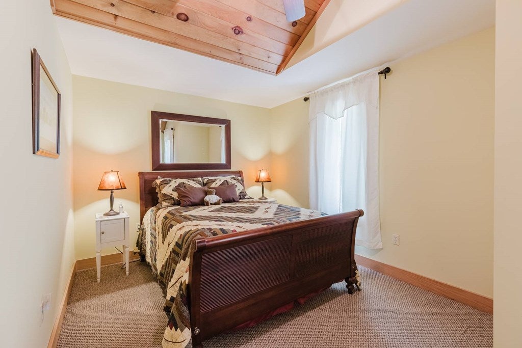 Bryson City, North Carolina, 28713, United States, 4 Bedrooms Bedrooms, ,4 BathroomsBathrooms,Residential,Active,1941145