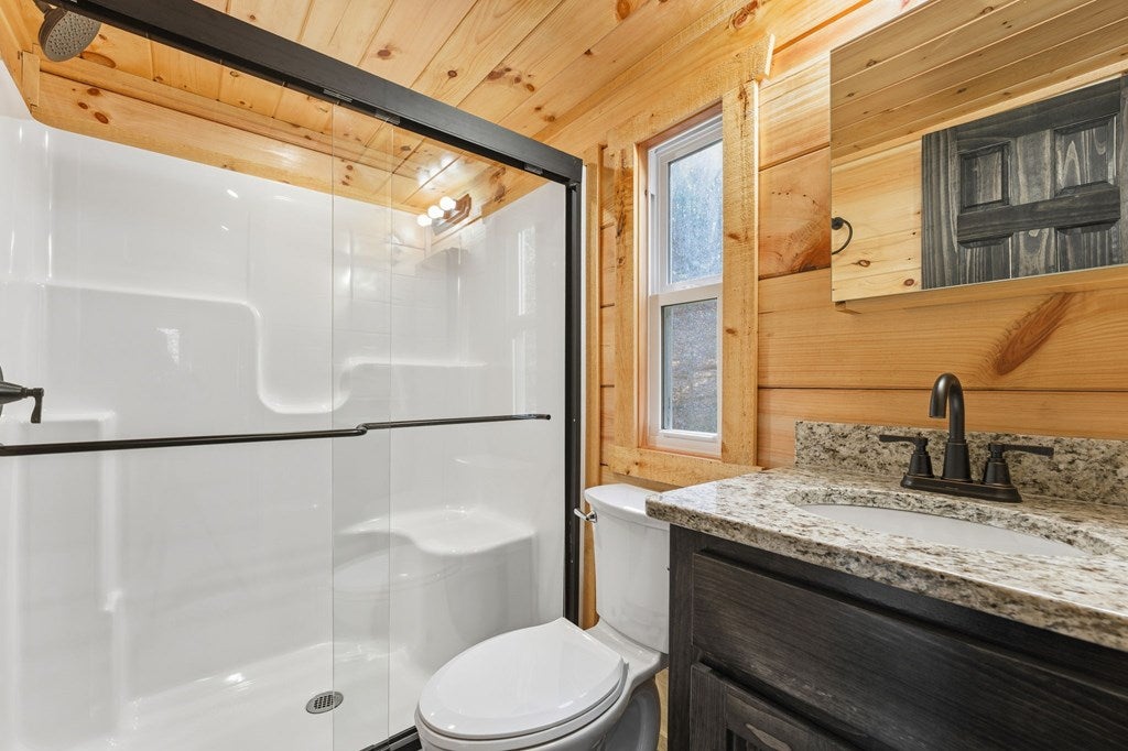 Franklin, North Carolina, 28734, United States, 3 Bedrooms Bedrooms, ,4 BathroomsBathrooms,Residential,Active,2007026