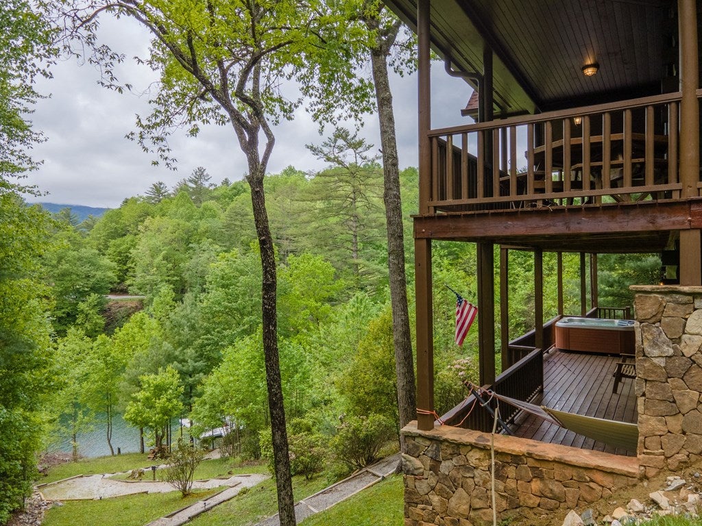 Topton, North Carolina, 28781, United States, 3 Bedrooms Bedrooms, ,4 BathroomsBathrooms,Residential,Active,2007166