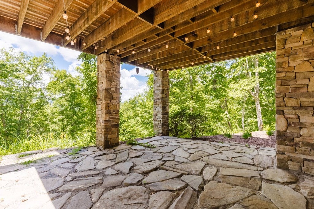 Bryson City, North Carolina, 28713, United States, 4 Bedrooms Bedrooms, ,4 BathroomsBathrooms,Residential,Active,1941145