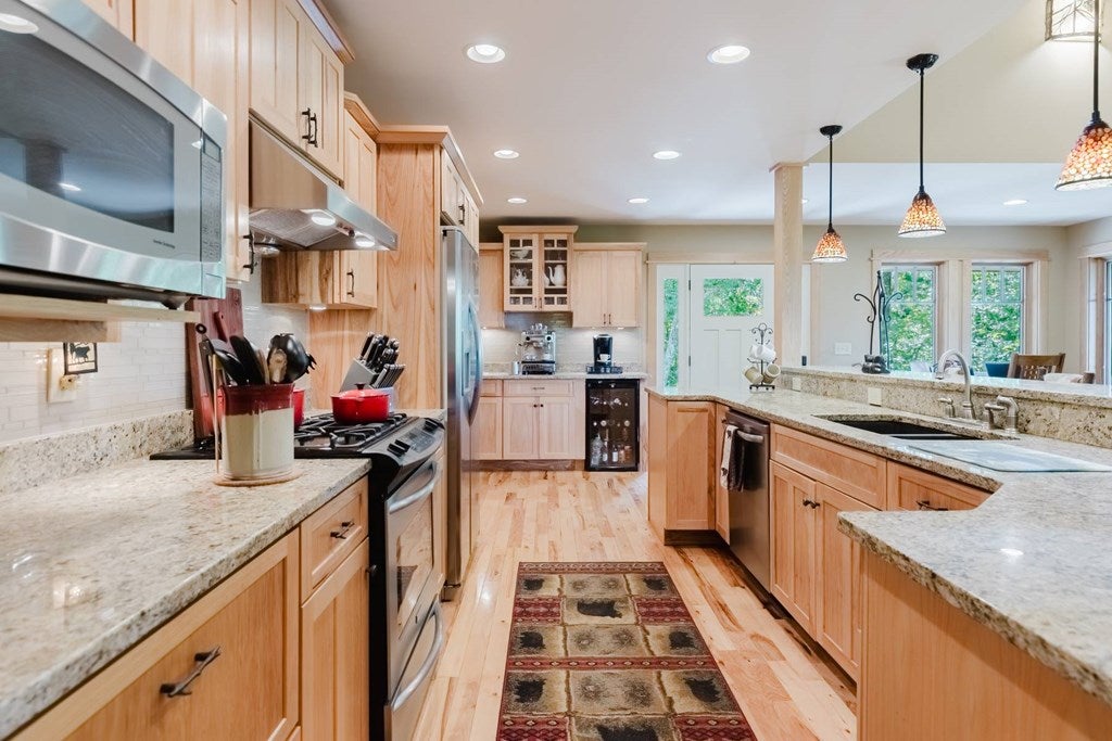 Bryson City, North Carolina, 28713, United States, 4 Bedrooms Bedrooms, ,4 BathroomsBathrooms,Residential,Active,1941145