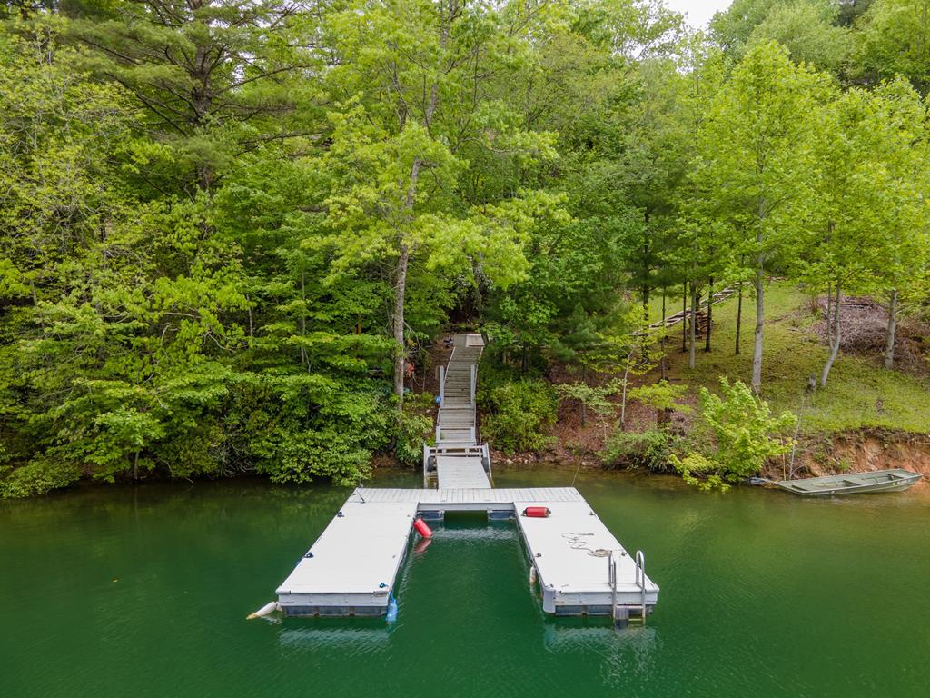 Topton, North Carolina, 28781, United States, 3 Bedrooms Bedrooms, ,4 BathroomsBathrooms,Residential,Active,2007166