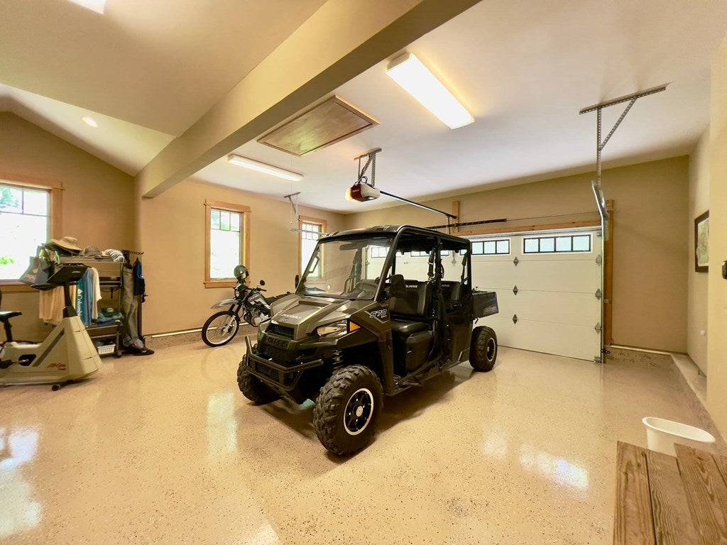 Bryson City, North Carolina, 28713, United States, 4 Bedrooms Bedrooms, ,4 BathroomsBathrooms,Residential,Active,1941145
