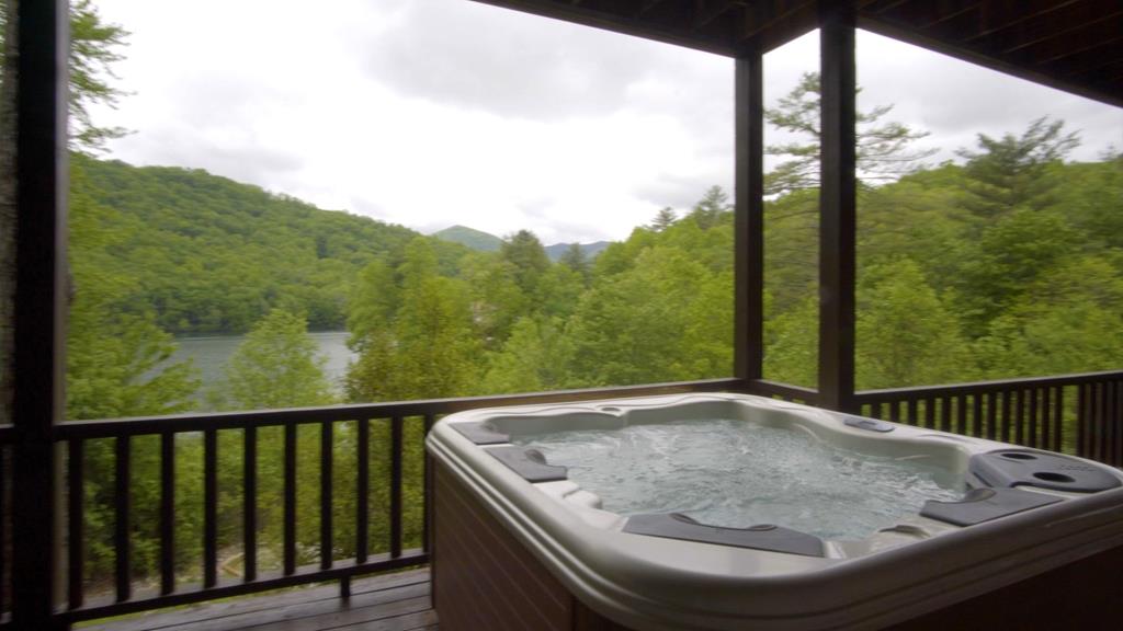 Topton, North Carolina, 28781, United States, 3 Bedrooms Bedrooms, ,4 BathroomsBathrooms,Residential,Active,2007166