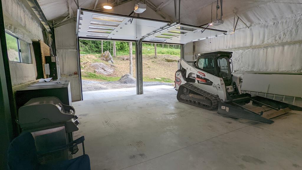 Franklin, North Carolina, 28734, United States, 2 Bedrooms Bedrooms, ,1 BathroomBathrooms,Residential,Active,1810496