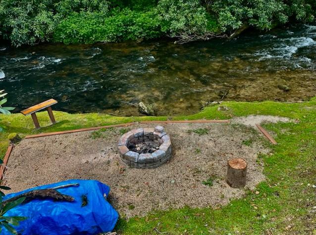 Robbinsville (Graham), North Carolina, 28771, United States, 6 Bedrooms Bedrooms, ,4 BathroomsBathrooms,Residential,Active,2006822