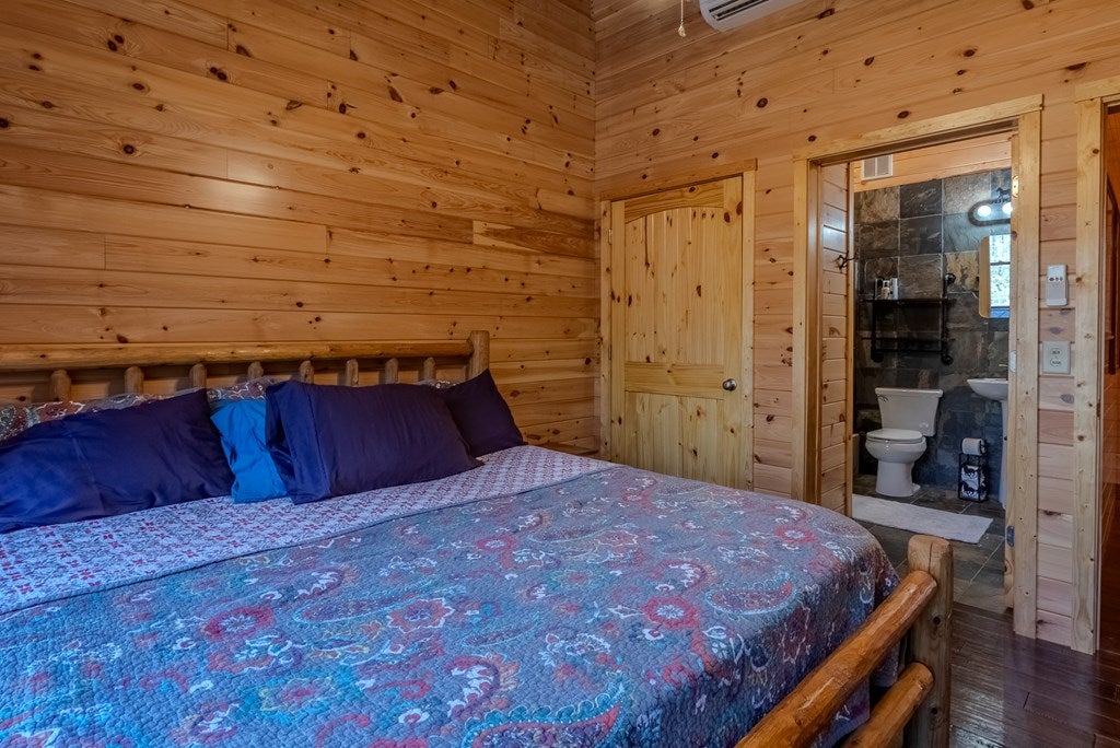 Otto, North Carolina, 28763, United States, 4 Bedrooms Bedrooms, ,6 BathroomsBathrooms,Residential,Active,2007240