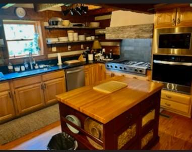 Robbinsville (Graham), North Carolina, 28771, United States, 6 Bedrooms Bedrooms, ,4 BathroomsBathrooms,Residential,Active,2006822