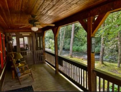 Robbinsville (Graham), North Carolina, 28771, United States, 6 Bedrooms Bedrooms, ,4 BathroomsBathrooms,Residential,Active,2006822