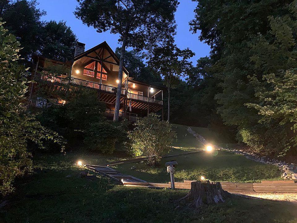 Topton, North Carolina, 28781, United States, 3 Bedrooms Bedrooms, ,4 BathroomsBathrooms,Residential,Active,2007166