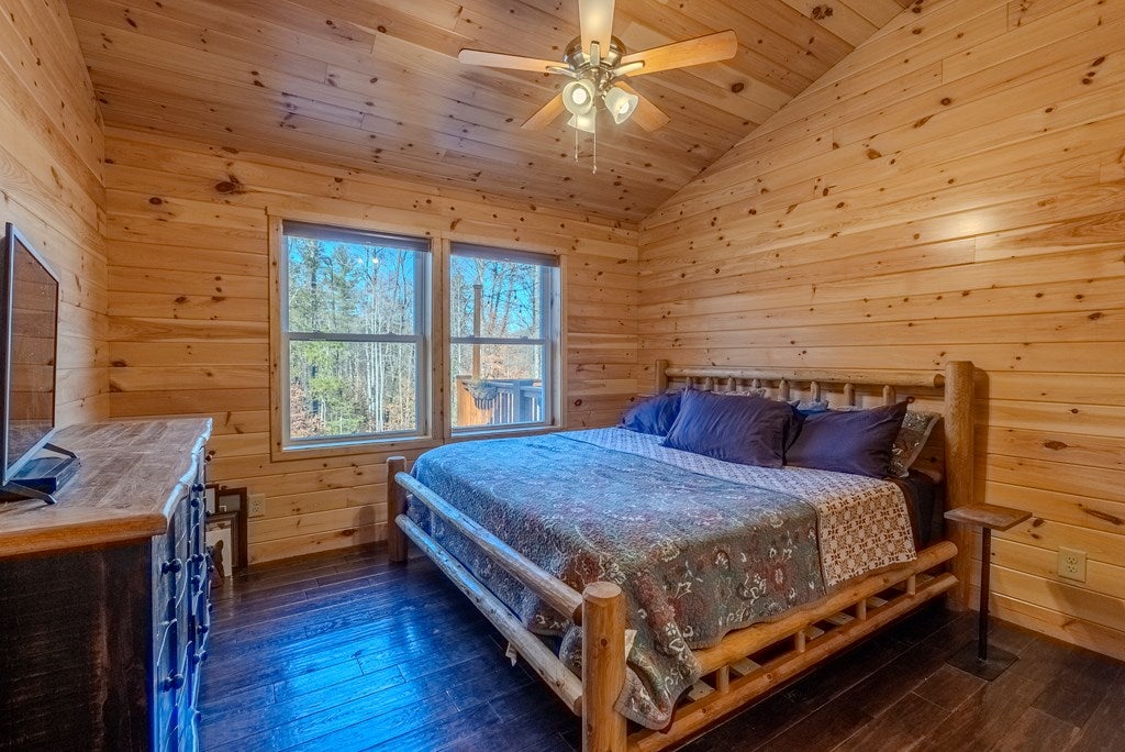 Otto, North Carolina, 28763, United States, 4 Bedrooms Bedrooms, ,6 BathroomsBathrooms,Residential,Active,2007240