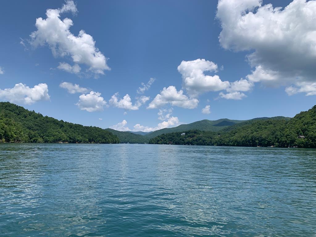 Topton, North Carolina, 28781, United States, 3 Bedrooms Bedrooms, ,4 BathroomsBathrooms,Residential,Active,2007166