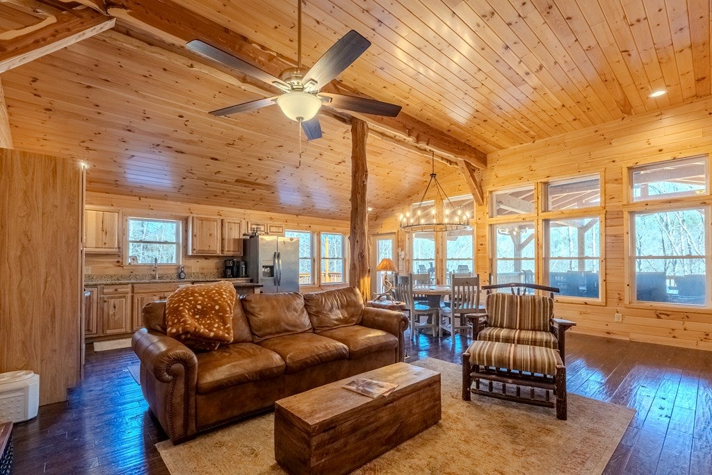 Otto, North Carolina, 28763, United States, 4 Bedrooms Bedrooms, ,6 BathroomsBathrooms,Residential,Active,2007240