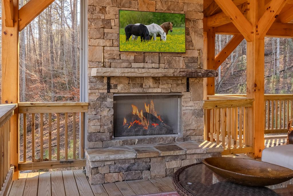 Otto, North Carolina, 28763, United States, 4 Bedrooms Bedrooms, ,6 BathroomsBathrooms,Residential,Active,2007240