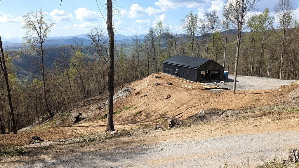 Franklin, North Carolina, 28734, United States, 2 Bedrooms Bedrooms, ,1 BathroomBathrooms,Residential,Active,1810496