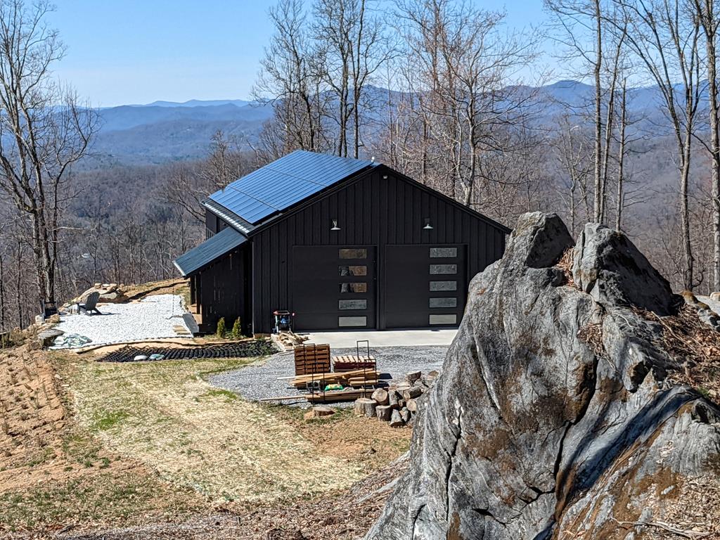 Franklin, North Carolina, 28734, United States, 2 Bedrooms Bedrooms, ,1 BathroomBathrooms,Residential,Active,1810496