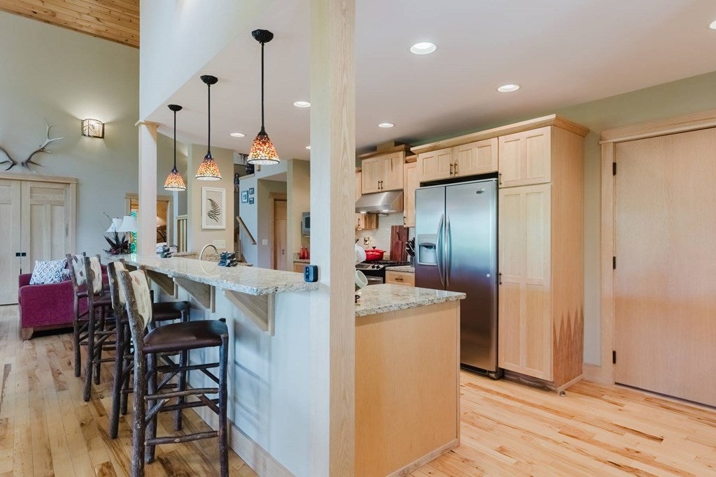Bryson City, North Carolina, 28713, United States, 4 Bedrooms Bedrooms, ,4 BathroomsBathrooms,Residential,Active,1941145